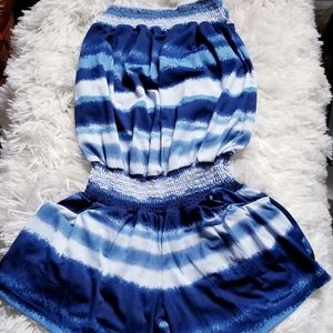 Women's Sleeveless Romper with side Pockets Size M